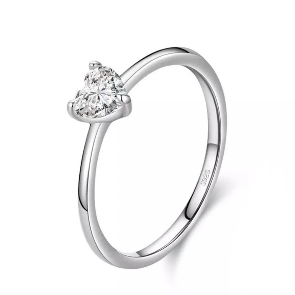 925 Sterling Silver Dainty Heart Cubic Zirconia Sparkling Ring